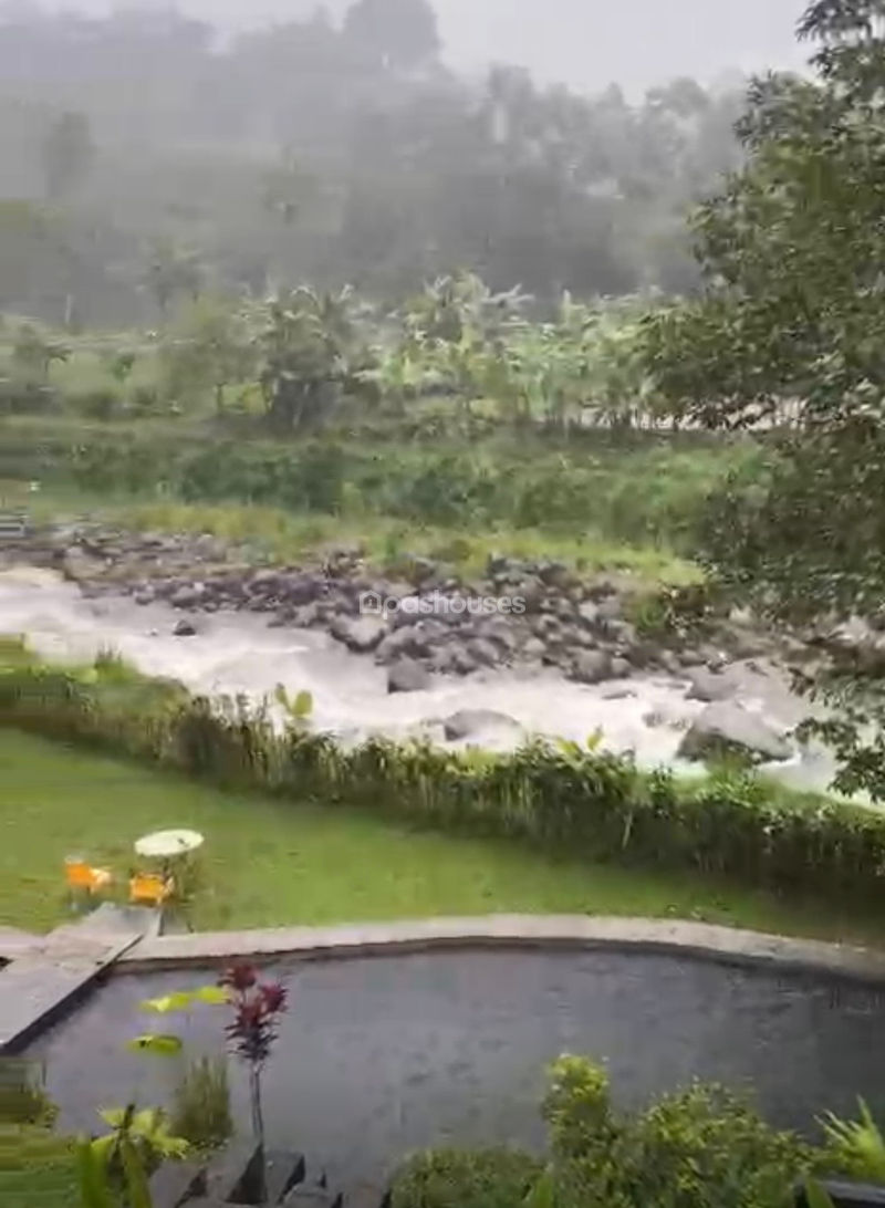Kampung Ciliwung Riverside