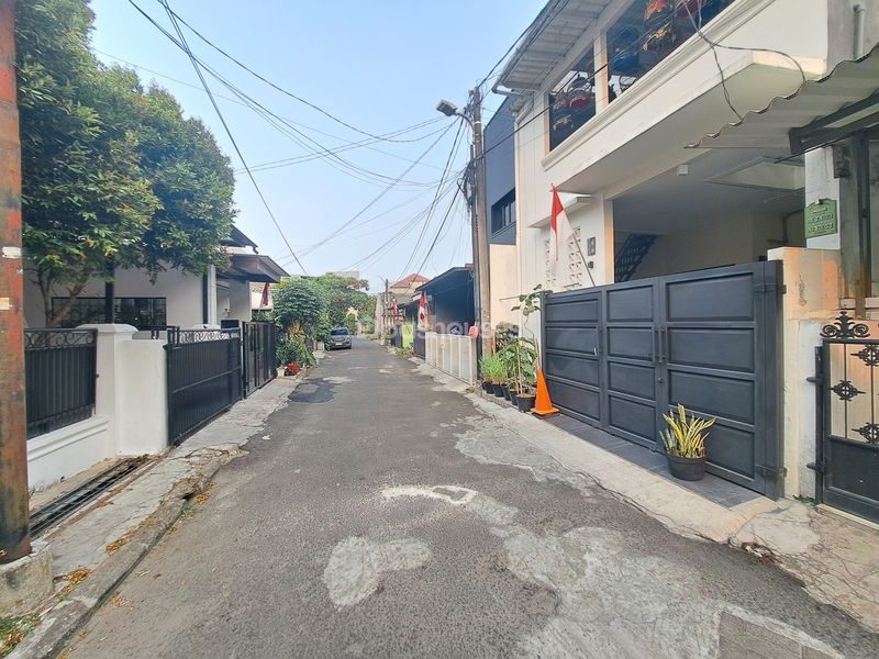 Nusaloka 14.6 Jl. Watubella RE3