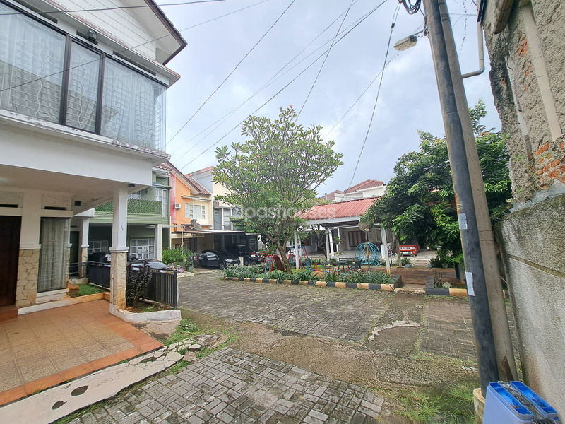 Kompleks Flo Residence Kav 4 No.1