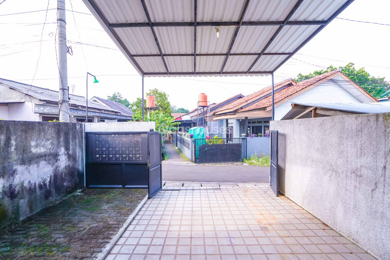 Jalan Makam Pule Depok