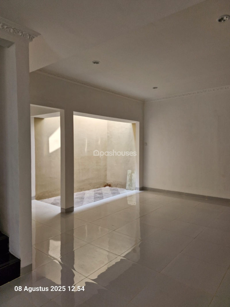 Kota Wisata Cluster Amsterdam No.30 Blok I No.5