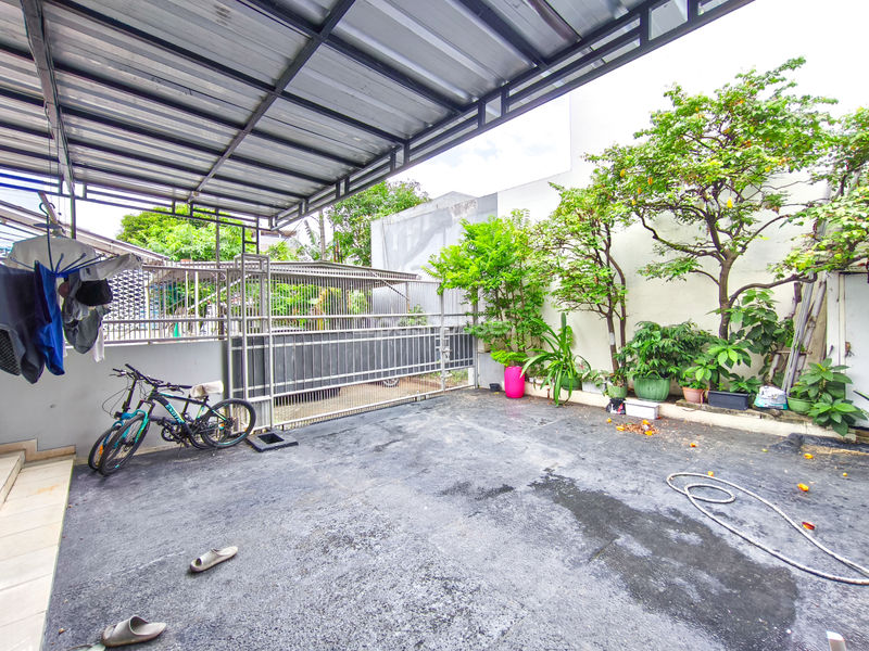 Jalan Dharma Graha IV Blok B8 No.30A