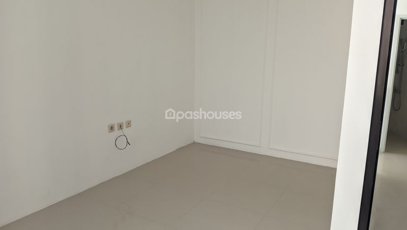 Arya Townhouse 3 Kav 99 No.3