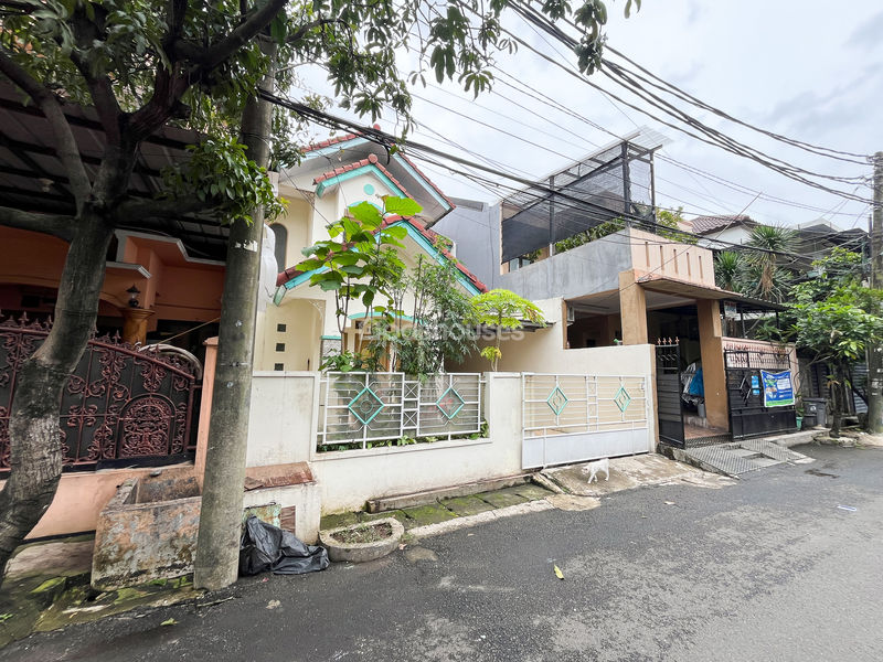 Jalan Edelweis Tengah Blok B1