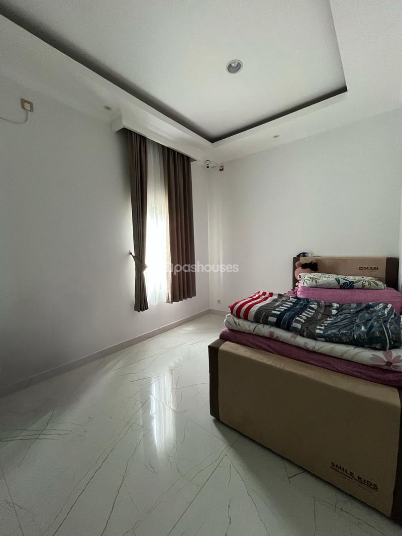 Perumahan Imperial Gading Blok E3 No.1