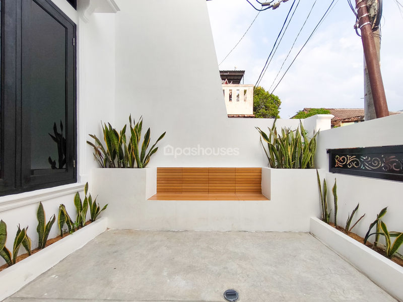 Perumahan Taman Raya Bekasi Blok Q6 No.09