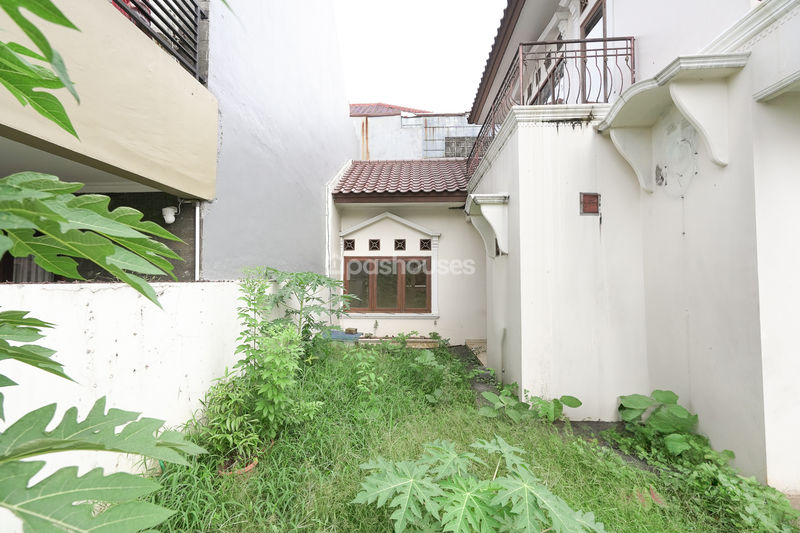 Citra Gran Cibubur Cluster Nusa Dua Blok B8 No.27