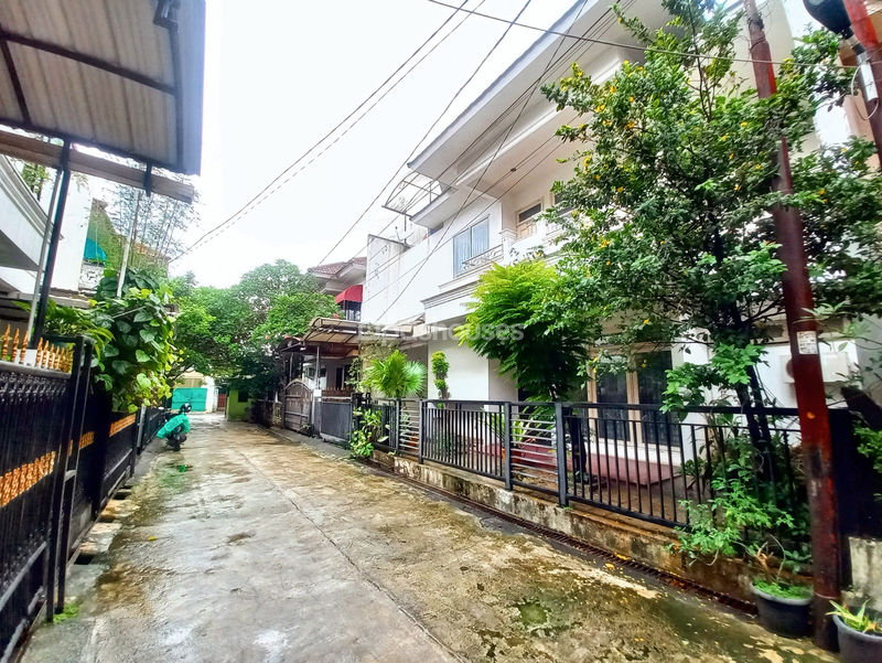 Townhouse Delapan