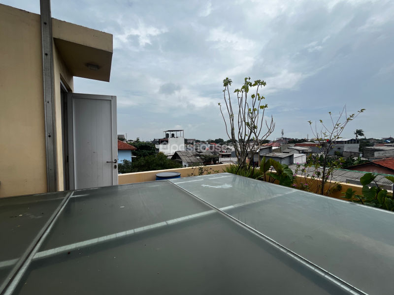 Jalan Kebantenan 7 No.49