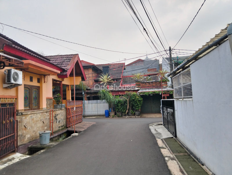 Jalan Taman Sari Blok L