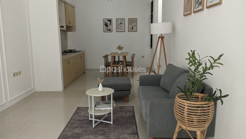 Arya Townhouse 3 Kav 99 No.3