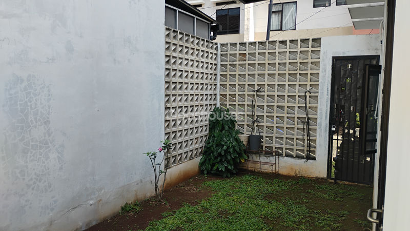 Perumahan D' Crown Residence No.27