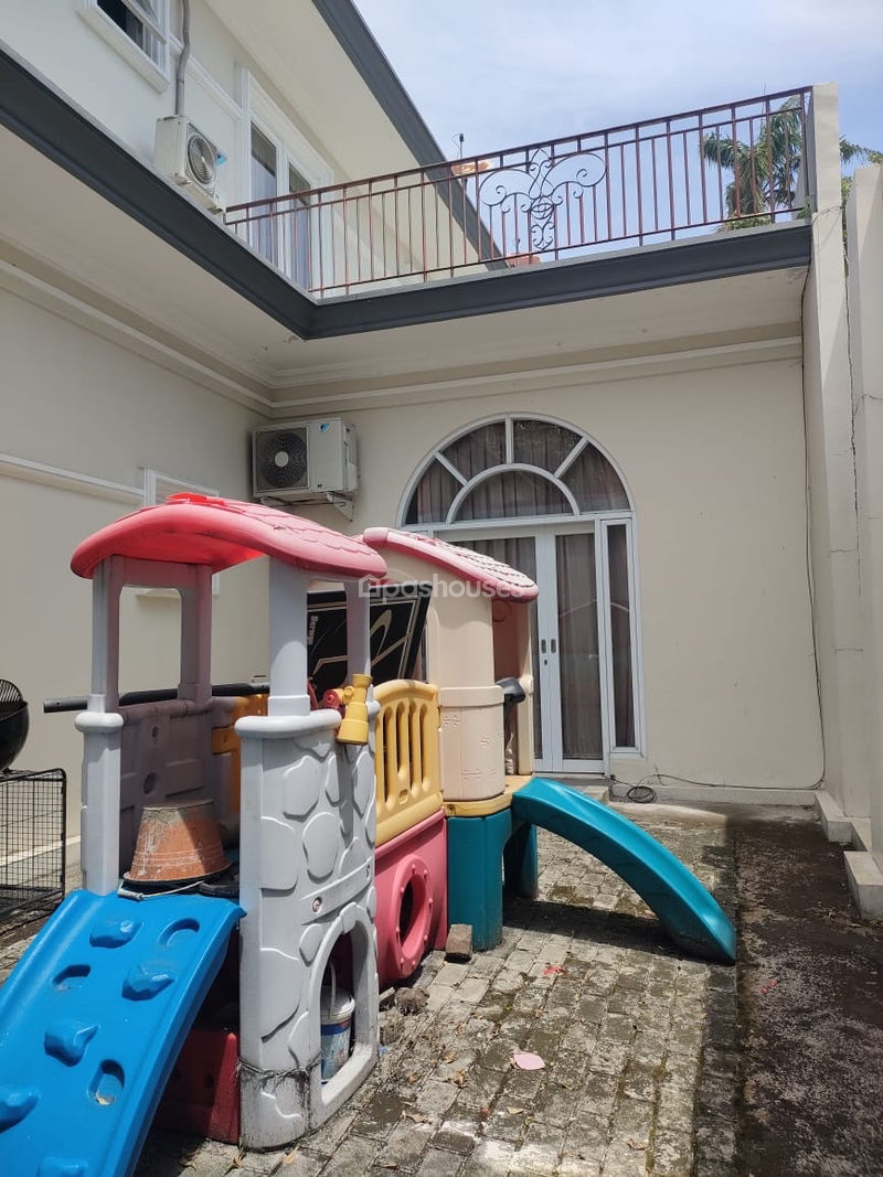 Perumahan Fontainebleau Golf Residence Kav.133