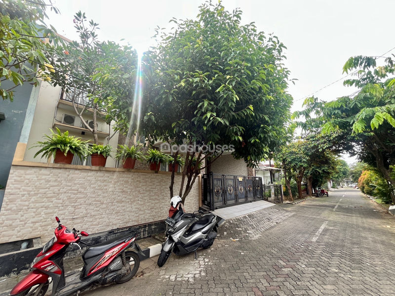 Perumahan Kemang Pratama Blok II No.7