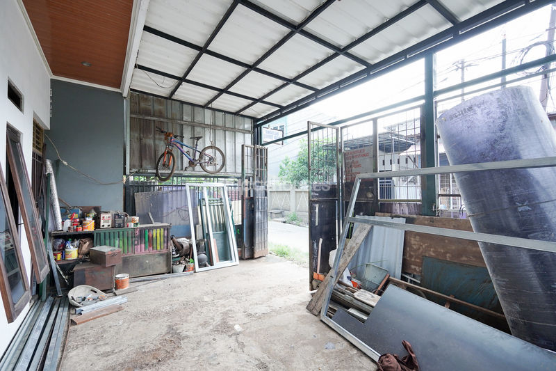Jalan Sasak Tiga Bekasi