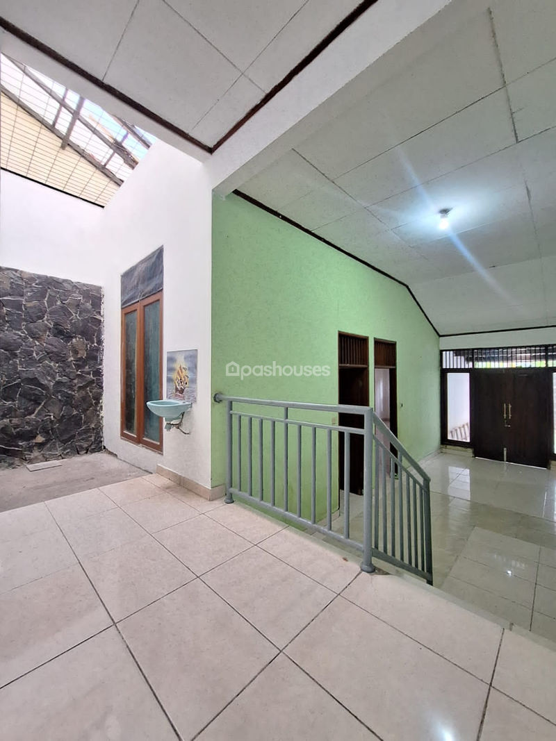 Jalan Poncol Indah Tangerang Selatan