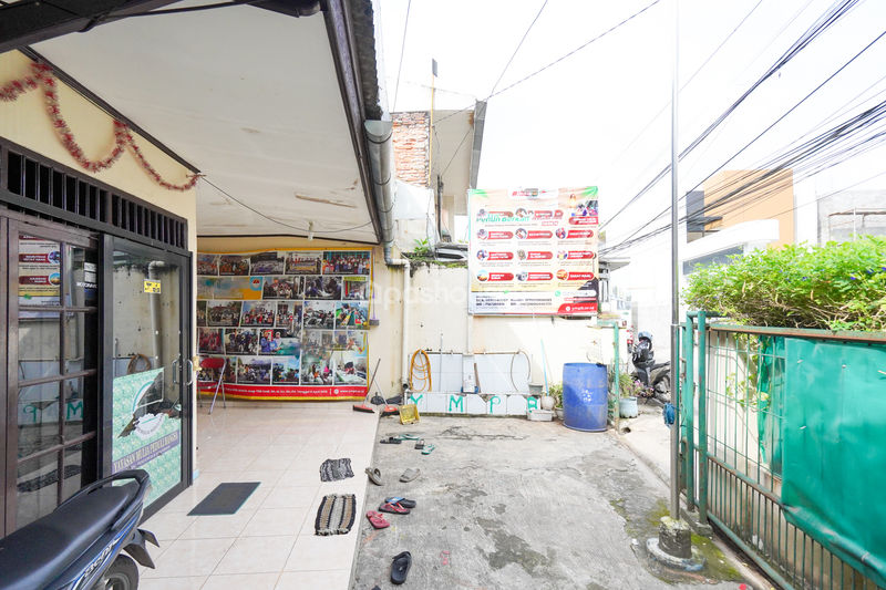 Jalan Buni Cipayung