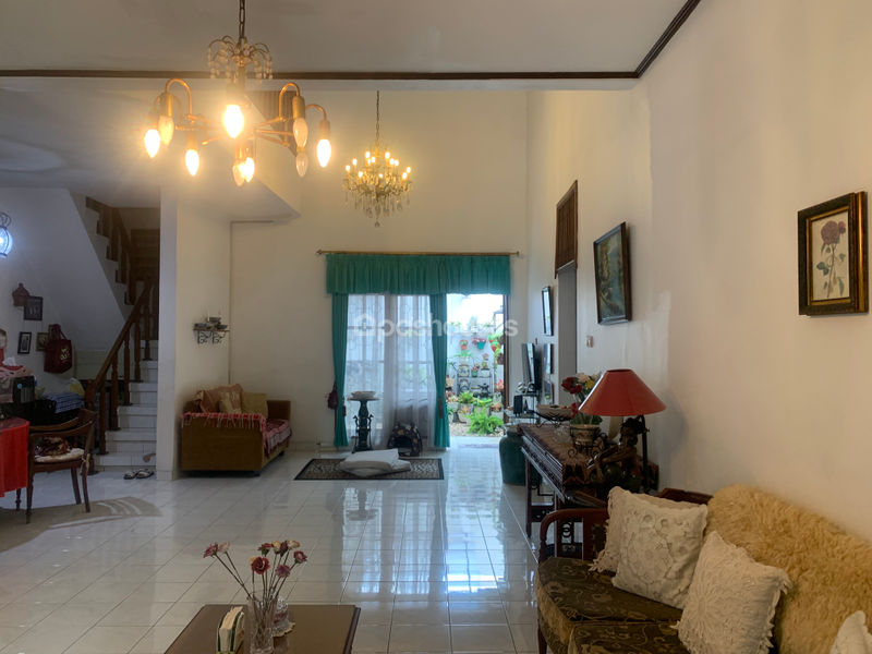 Perumahan Bukit Cirendeu II No. 6