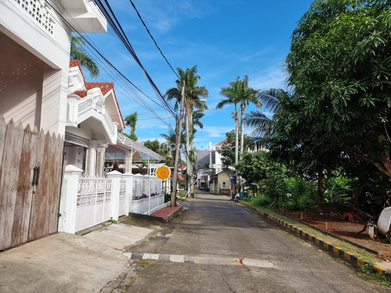 Jalan Villa Kalisari