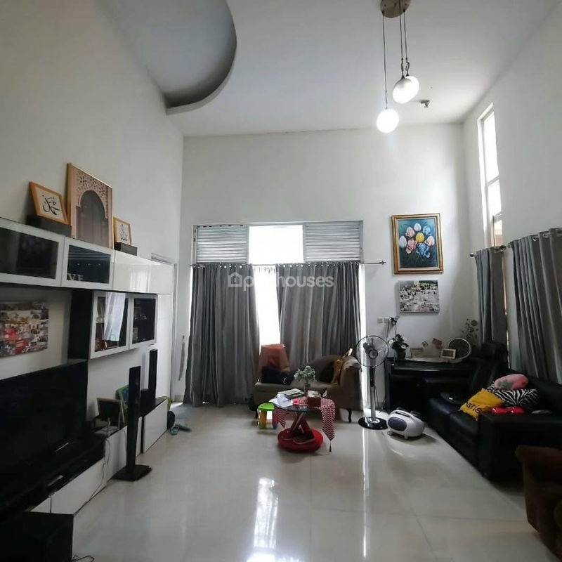 Graha Raya Cluster Valencia