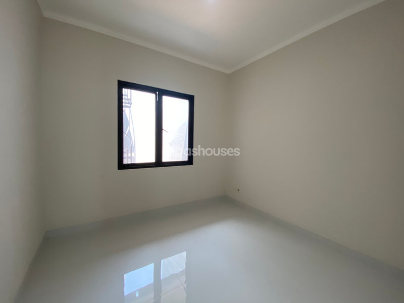 Kota Wisata Cluster Barcelona Blok SB4/48