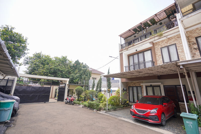 De Azra Residence