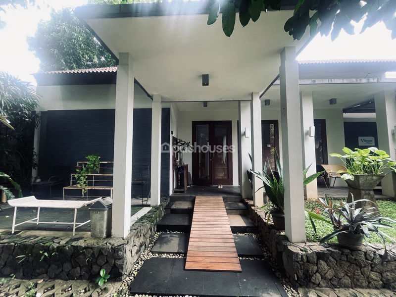 Jalan Flamboyan Raya No.19