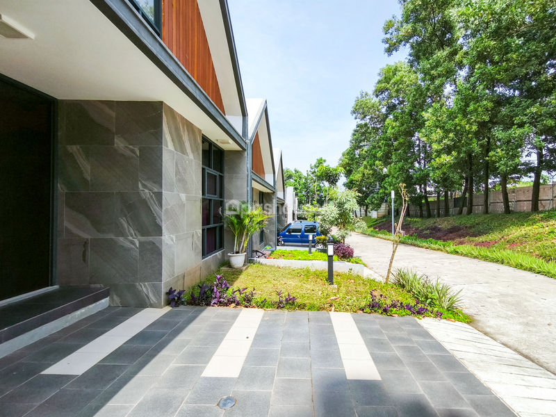 Cluster Golden Cikeas 