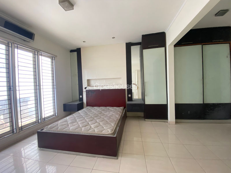 Legenda Wisata Zona Picasso Blok K15 No.3