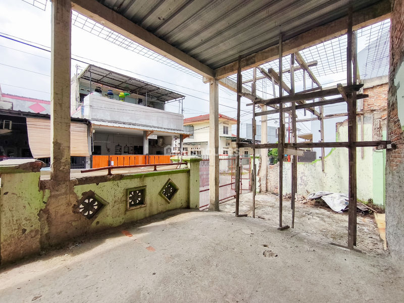 Jalan Sawo VIII Blok SV No.1