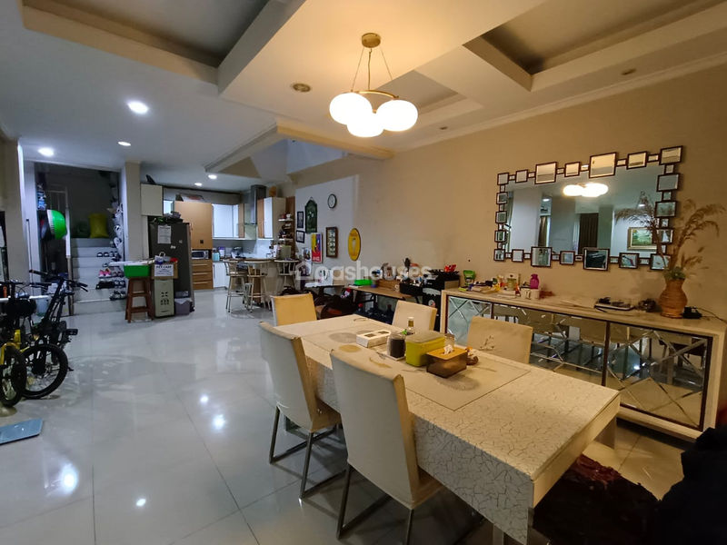Jalan Perkici Raya Blok EB2 No.28 Sektor 5