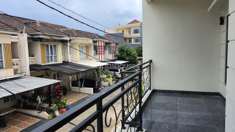 Jalan Ciomas Mansion 