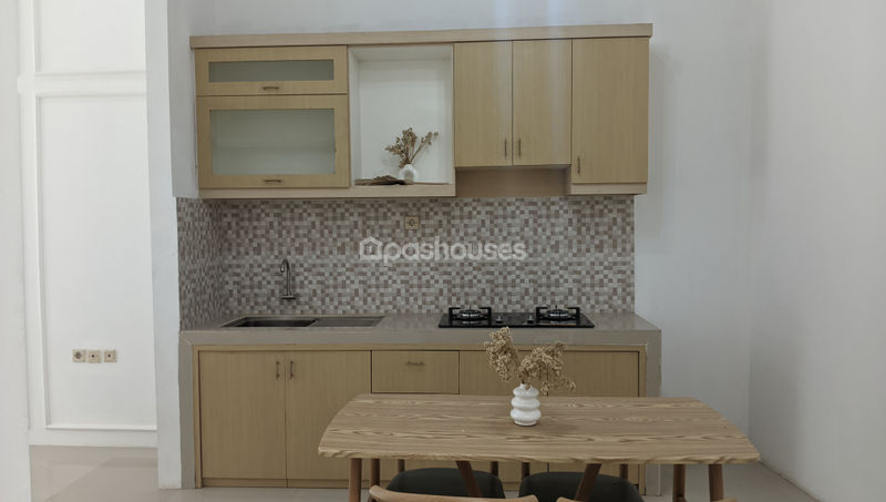 Arya Townhouse 3 Kav 99 No.3