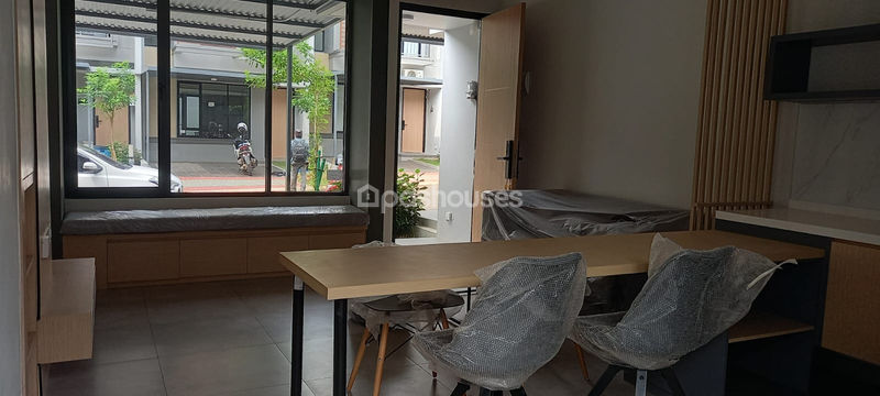 Legenda Wisata Zona Lumihous Blok V6/11