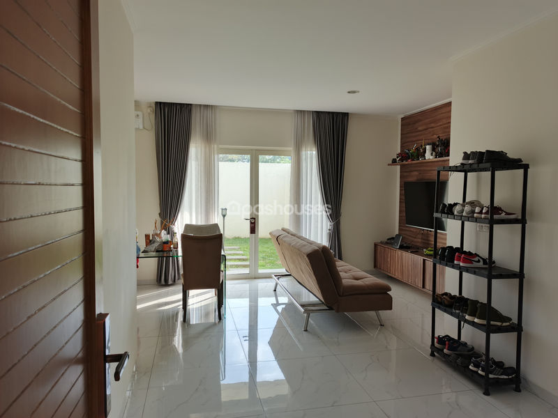 Komplek Suvarna Sutera Cluster Giri