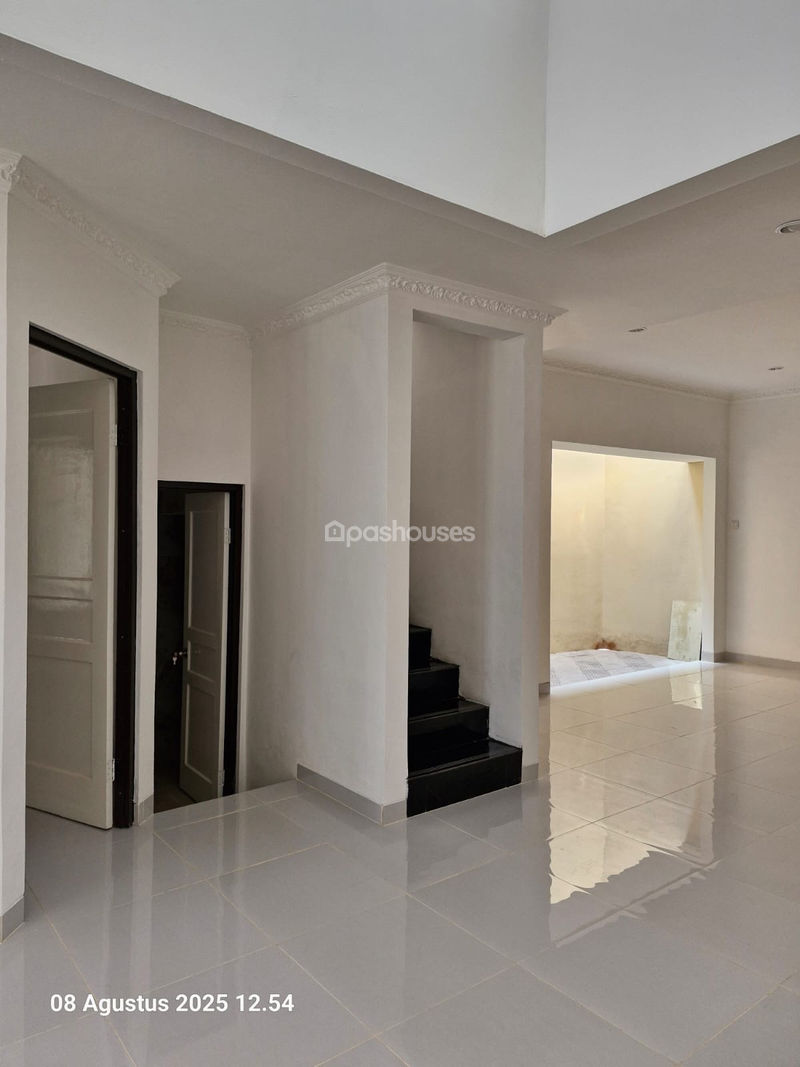 Kota Wisata Cluster Amsterdam No.30 Blok I No.5