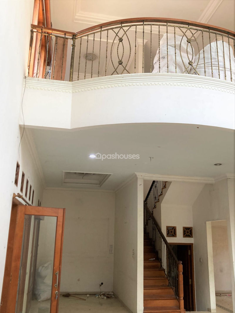 Citra Gran Cibubur Cluster Nusa Dua Blok B8 No.27