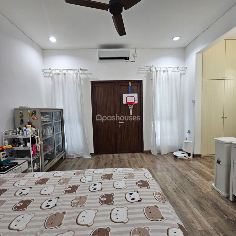 Perumahan Metland Menteng Cluster Victoria Blok G6 No.1