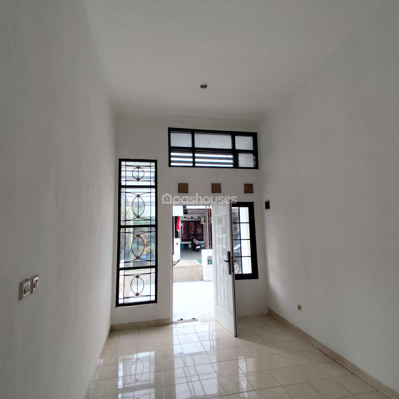 Graha Raya Cluster Celesta Blok H No.18