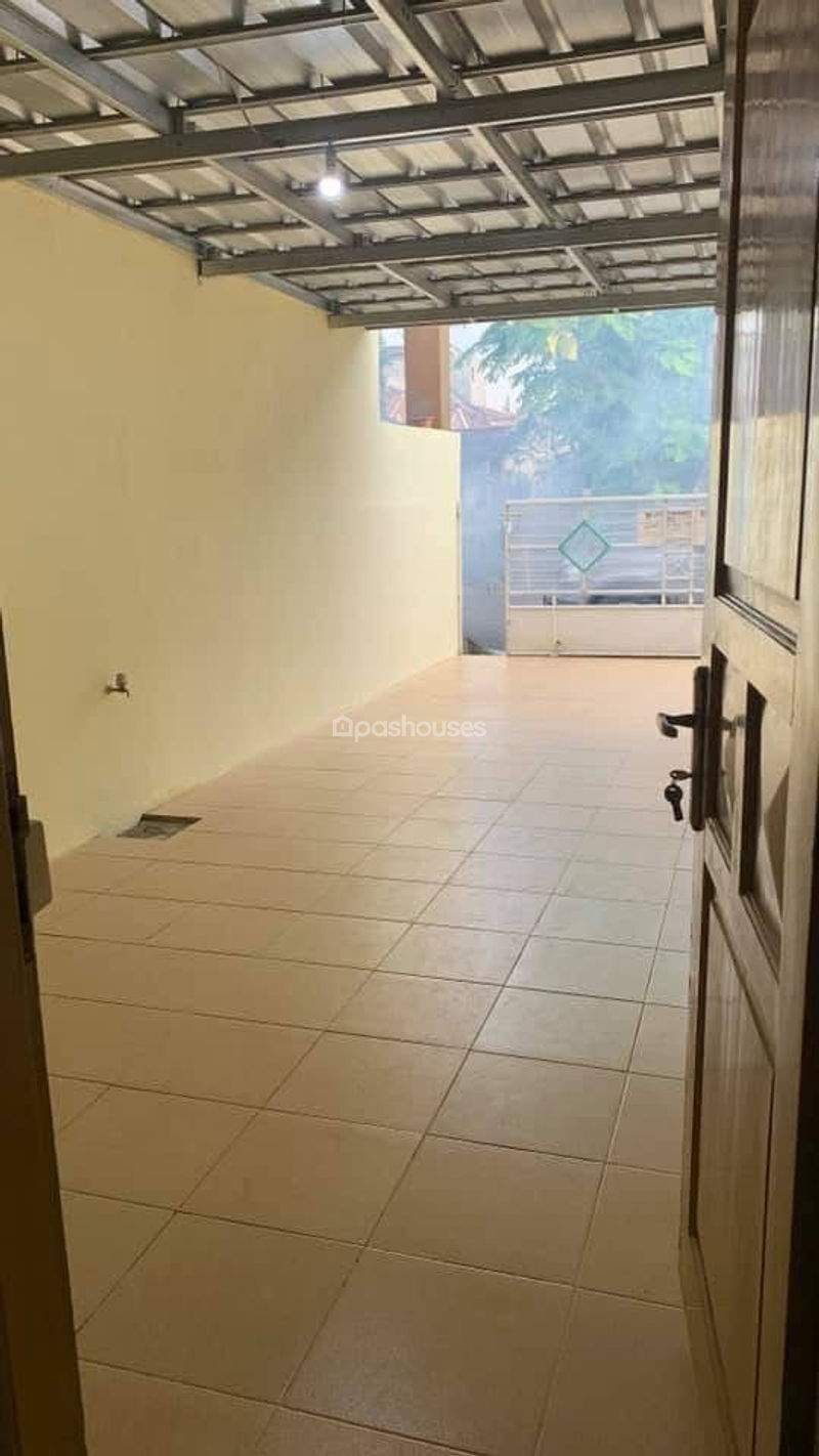 Jalan Edelweis Tengah Blok B1