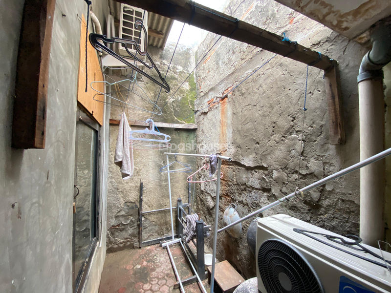 Jalan Pulau Irian Jaya Raya