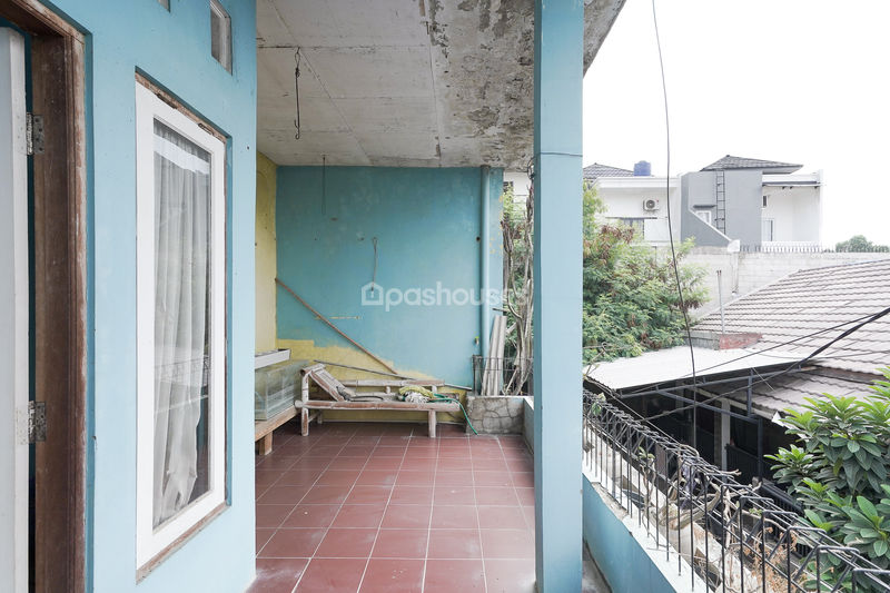 Jalan Tirta Kencana IV Blok E No.303
