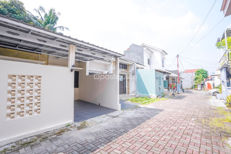 Pesona Duta Town House
