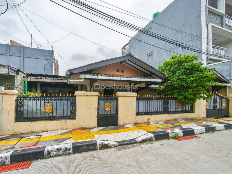 Jalan Salak Raya