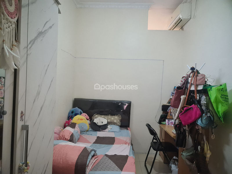 Perumahan Mutiara Gading Riviera Blok B8 No.18