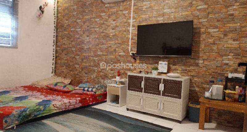 Jalan Lembah Nyiur Raya