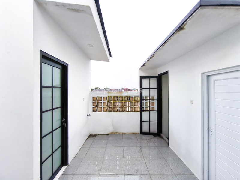 Jalan Saari Kelapa Dua