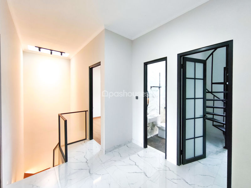 Jalan Saari Kelapa Dua