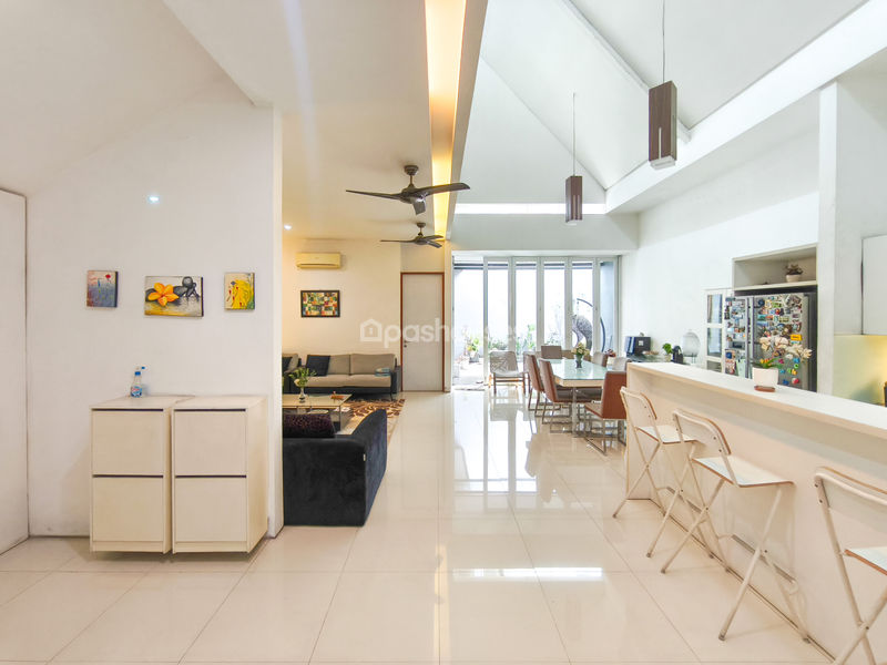 Perumahan Taman Royal 2 Cluster Parahyangan No.7