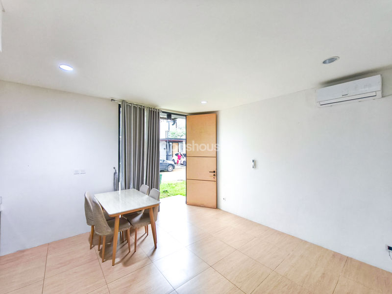 Perumahan Cendana Essence West 1 No.136